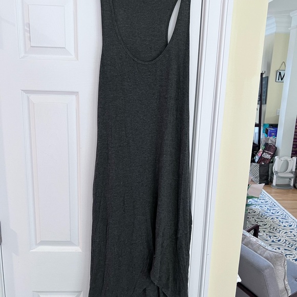 GUESS Ladies Size XL Guess Gray Ribbed Knit Top SO SOFT Sweater Like GUC - Picture 1 of 5